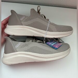 NWT Women’s Skechers Taupe Swift Fit Slip-Ons